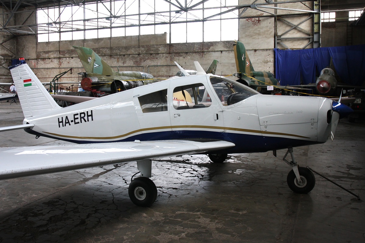 HA-ERH Piper 28 aircraft